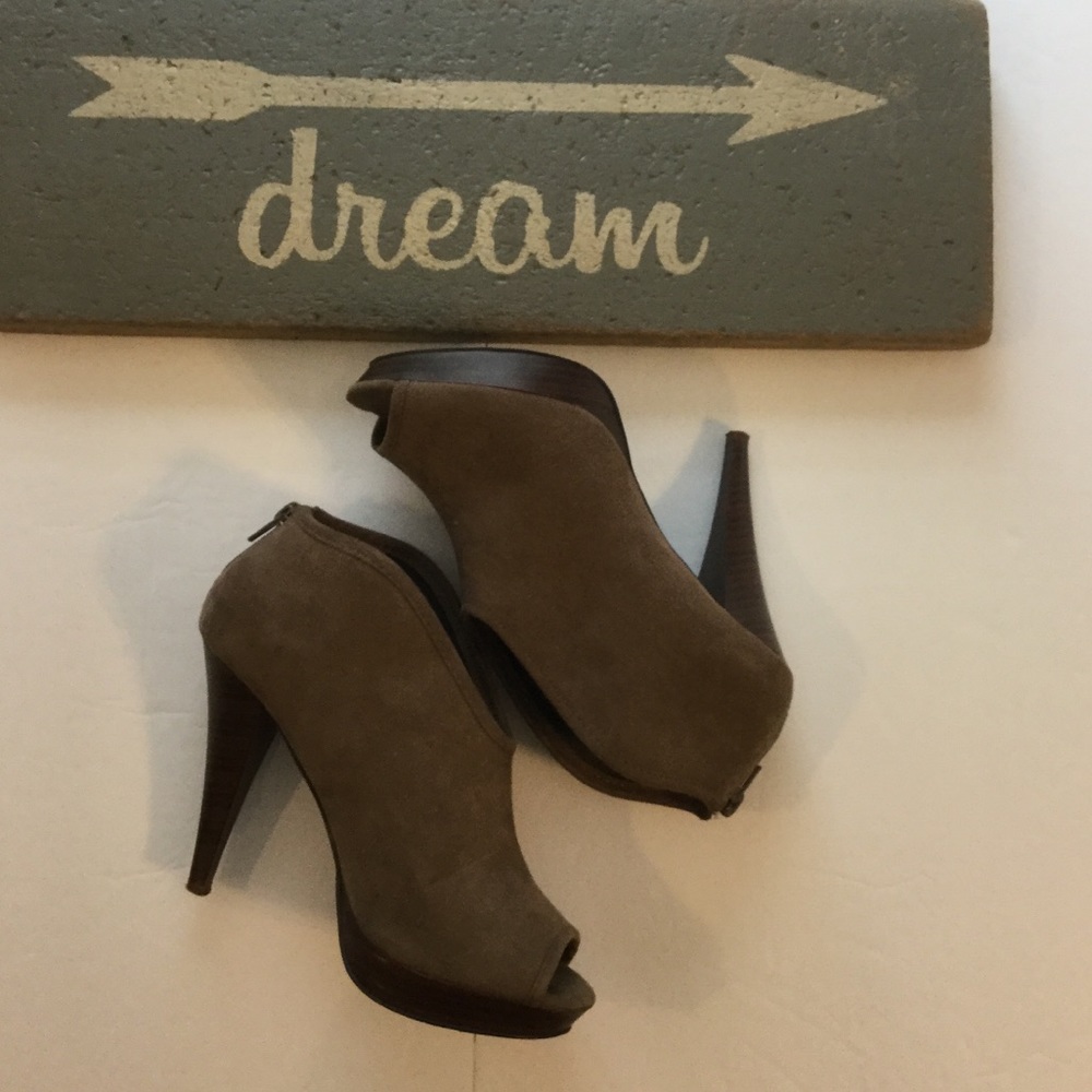 NEW LISTING Charming Charlie peep toe bootie❤️❤️❤️